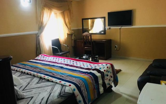 Feligold Royal Hotel Benin