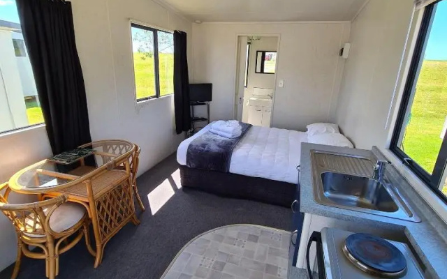 Whakatane Holiday Park – Guest Rooms – Whakatane