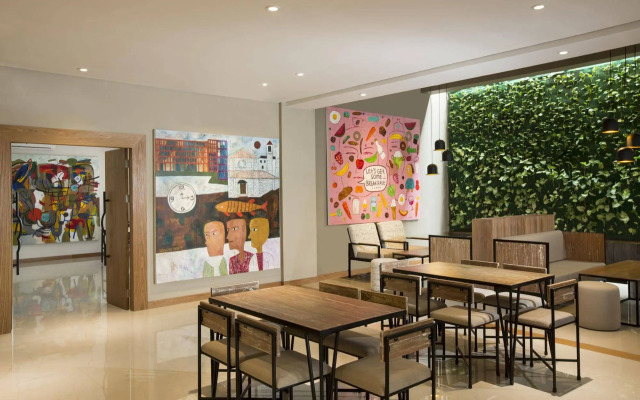 Yellow Star Ambarukmo Hotel