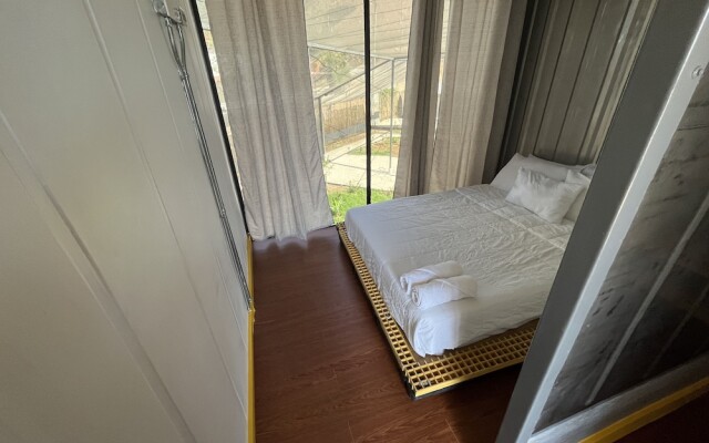 Pupa House