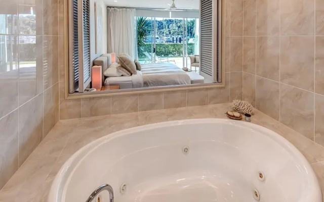Pavillions 1 - Hamilton Island