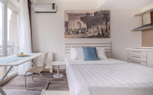 Modern Residence Studio Flat w Balcony in Bagcilar