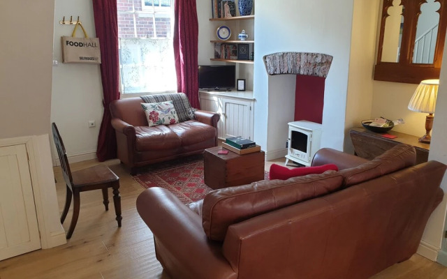 7 Monk Bar Court