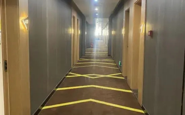 IU Hotel (Ginza Ginza, Jingdi, Huayang Road, Luzhou)