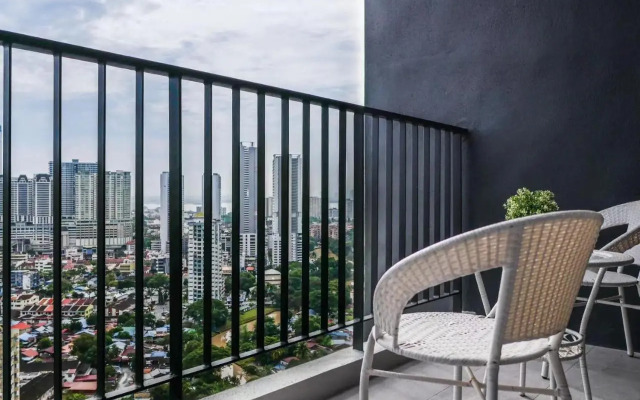 BEACON LeNa #Seaview#RoofTopPool#6pax#Georgetown