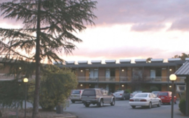Red Cedars Motel
