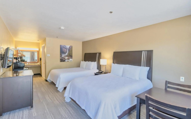 The Oakhurst Inn at Yosemite