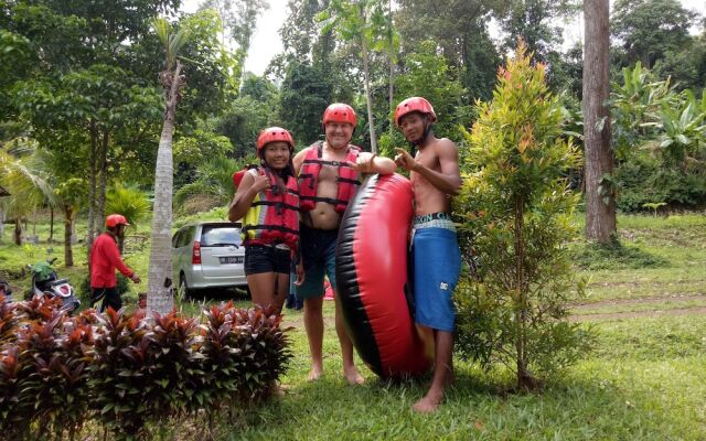 Emir surfcamp