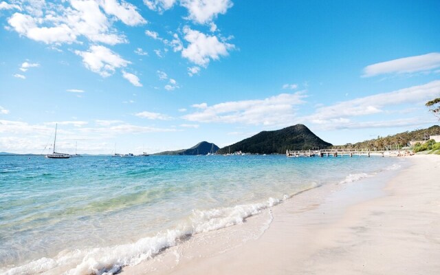 Florida, Helios, 3/5 Lillian Street