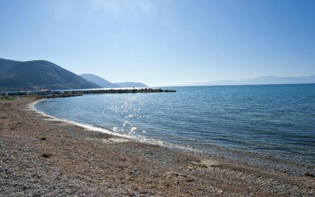 Luxury seafront house nearby Delphi