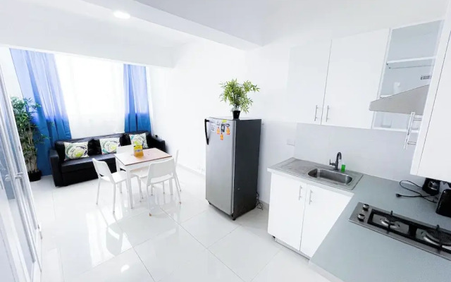 Studio Apart Hotel Rooftop Pool Beach