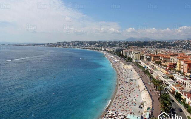 GORGEOUS APT with TERRACE, ELEVATOR, AC, FREE PARKING