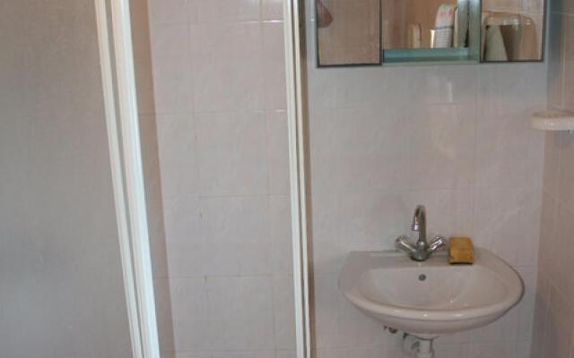 Sandy beach - afordable with parking - A3-17(4)