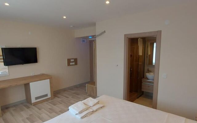 Seventy Four Hotel