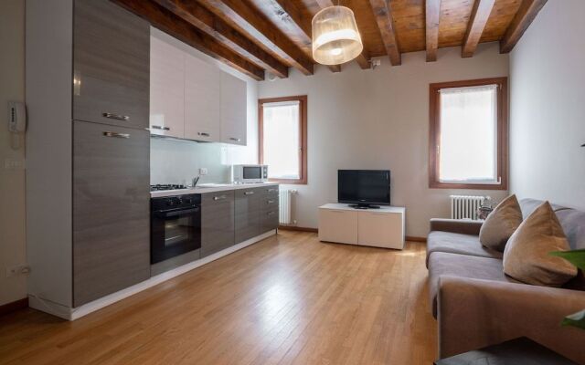 Design Palace Apartments