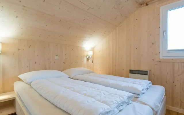 Attractive Chalet With Whirlpool