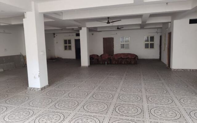 Goroomgo Hotel Shivay Varanasi