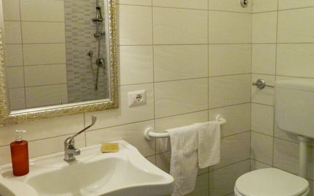 Crispi Rooms