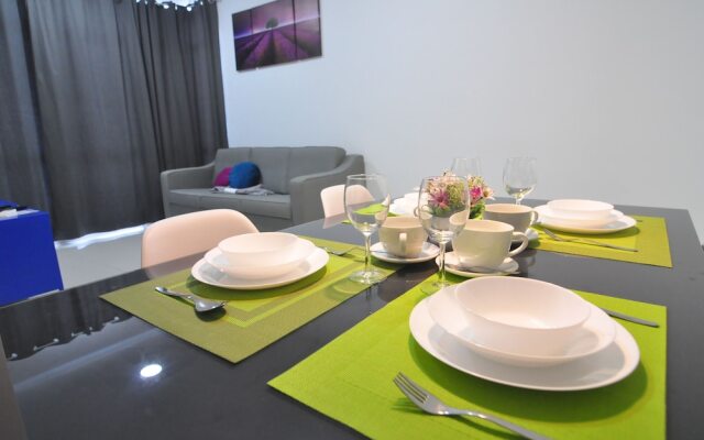 Kenwingston Square Garden by IdealHub