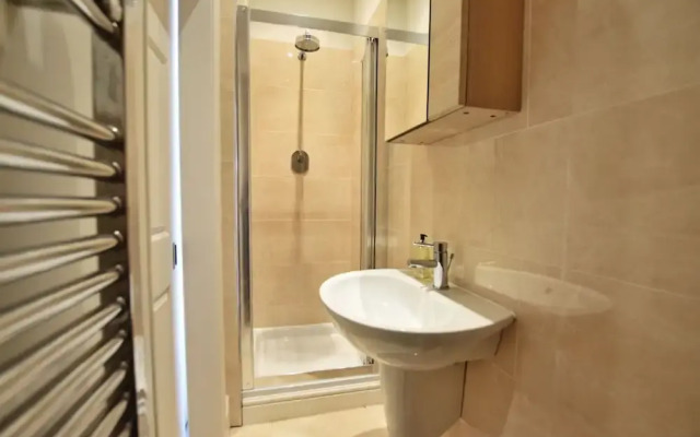 Derby 2 Bed House - University & City