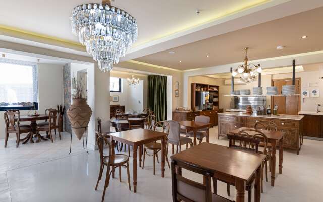 Nami Hotel & Suites