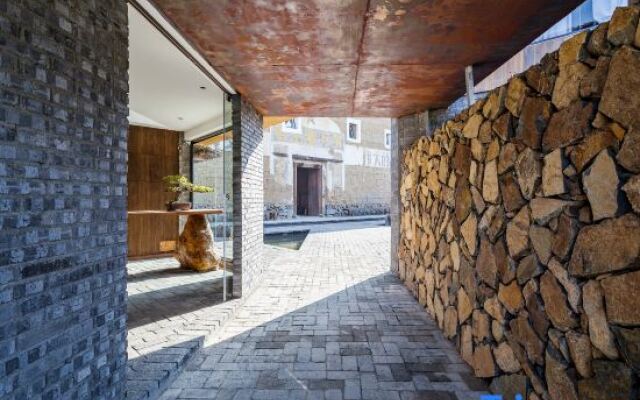 Yunshui Ruyi Travel And DL Tulou Culture B&B