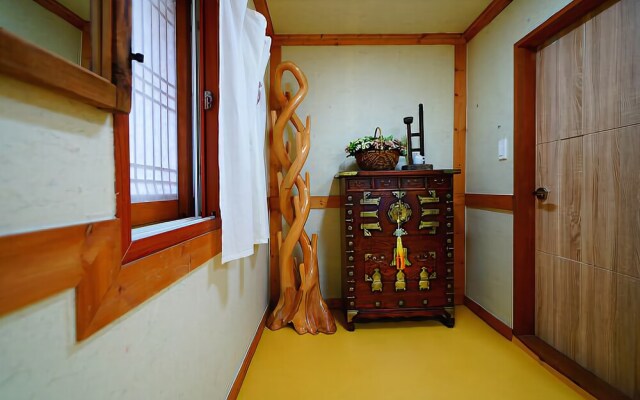 Jeonju Beautiful Garden Hanok Guesthouse