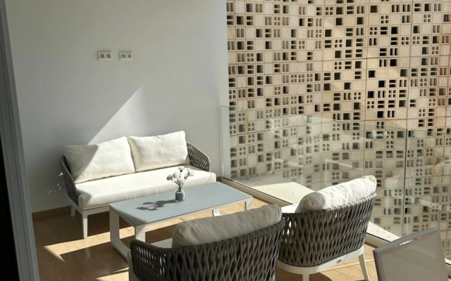 Unique 2 bedroom unit with pool near beach