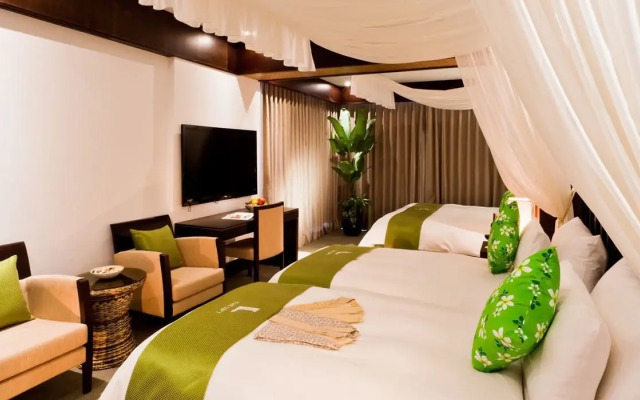 The Loft Seaside Suites
