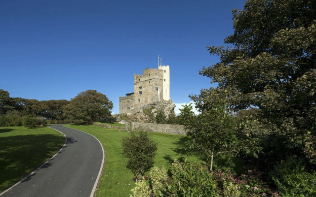Roch Castle Hotel