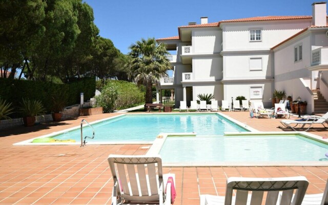 Modern Apartment in Óbidos With Pool