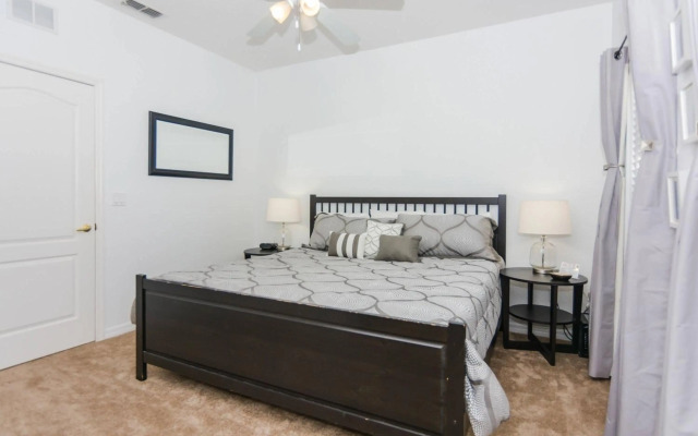 5Br 3Bath Private Townhome 13min Disney 1496ft