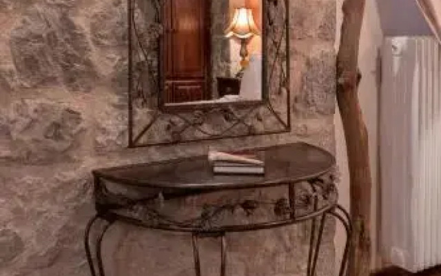 Lykovrisi Guest House I