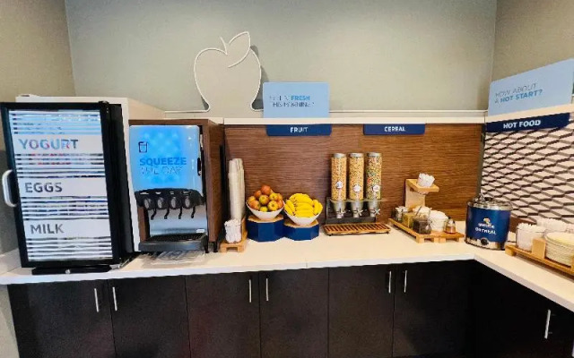 Holiday Inn Express & Suites Salinas