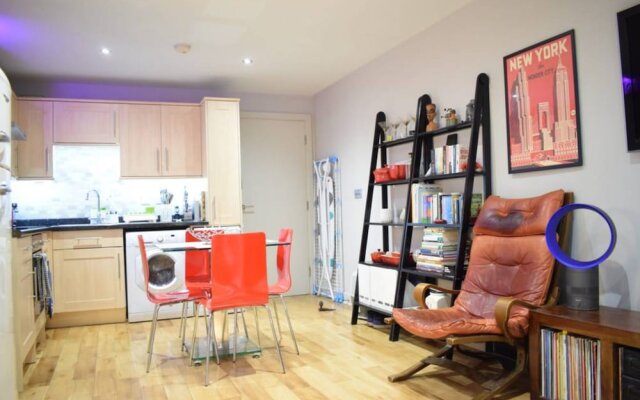 Stylish 2 Bedroom Apartment by Clapham Common