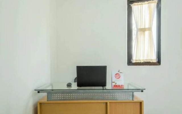 OYO 1460 Anyelir Residence