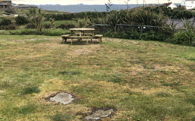 2 Bedroom Apartment + Sea View