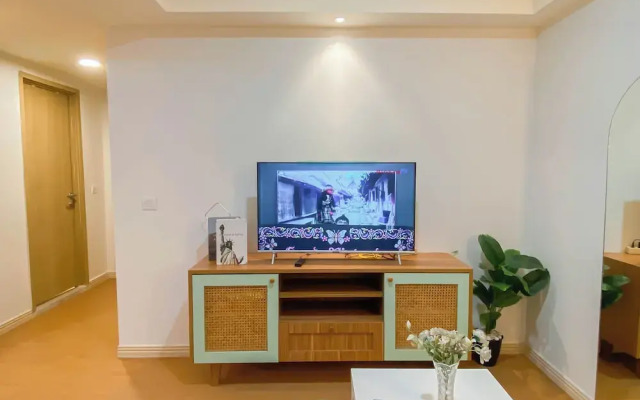 Homey And Comfort Living 2Br At Meikarta Apartment