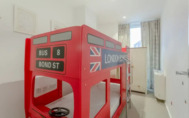 Modern 3 Bedroom Top Floor Apartment