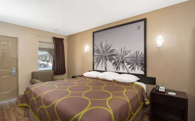 Super 8 by Wyndham Pensacola NAS Area