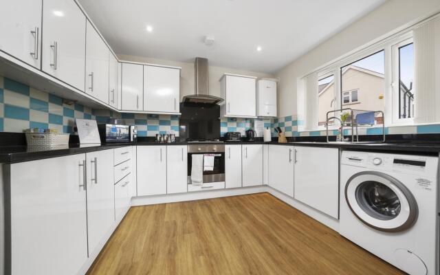 London Heathrow Living Serviced Apartments- Apt 10
