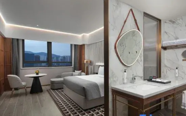Wanda Moments, Xining Chengdong