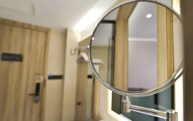 HanTing Hotel (Siping Railway Station Wuyue Plaza)