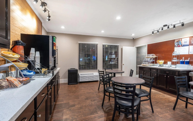 Days Inn by Wyndham Bainbridge