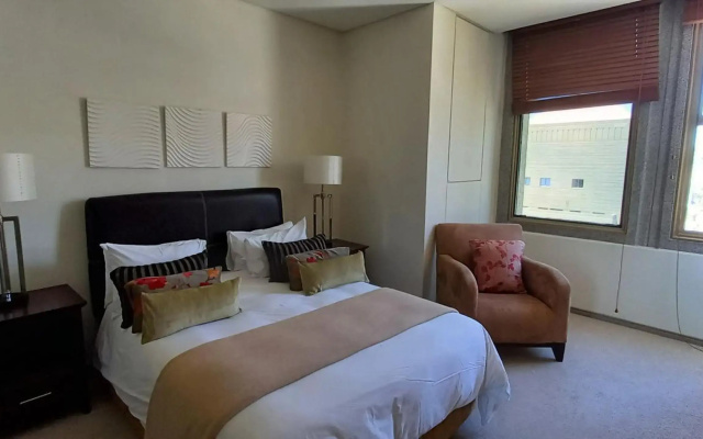 Modern, central, at 19th floor with amazing views