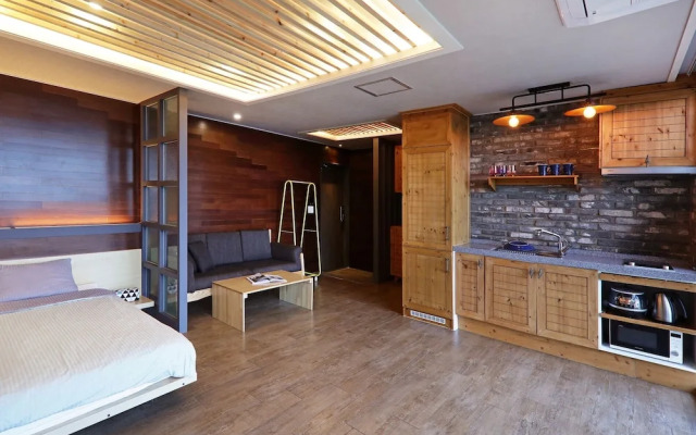 Daylight Lagomar Pension