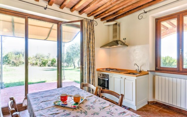 Modern Farmhouse in Suvereto with Veranda