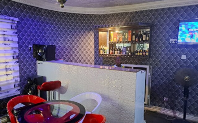 Haffy Executive Hotels and Suite