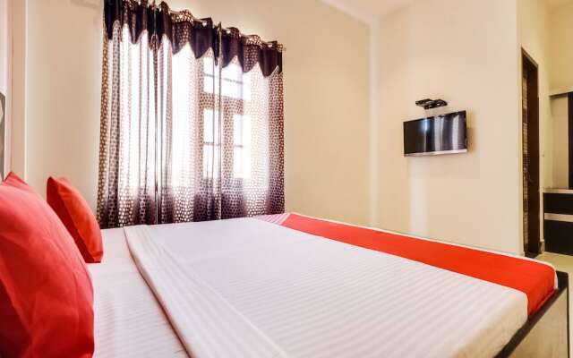 Oyo 49824 Dhingra Guest House