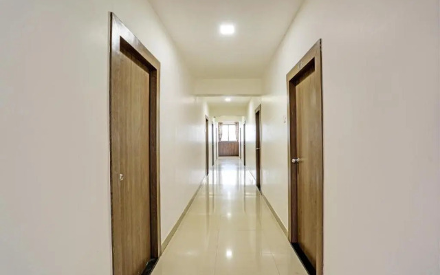 Capital O 91239 Hotel Sai Paradise